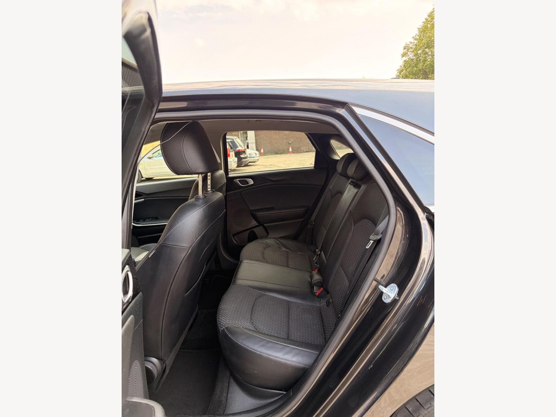2019 Kia Ceed 1.6 CRDi 3 DCT 5dr — photo 13