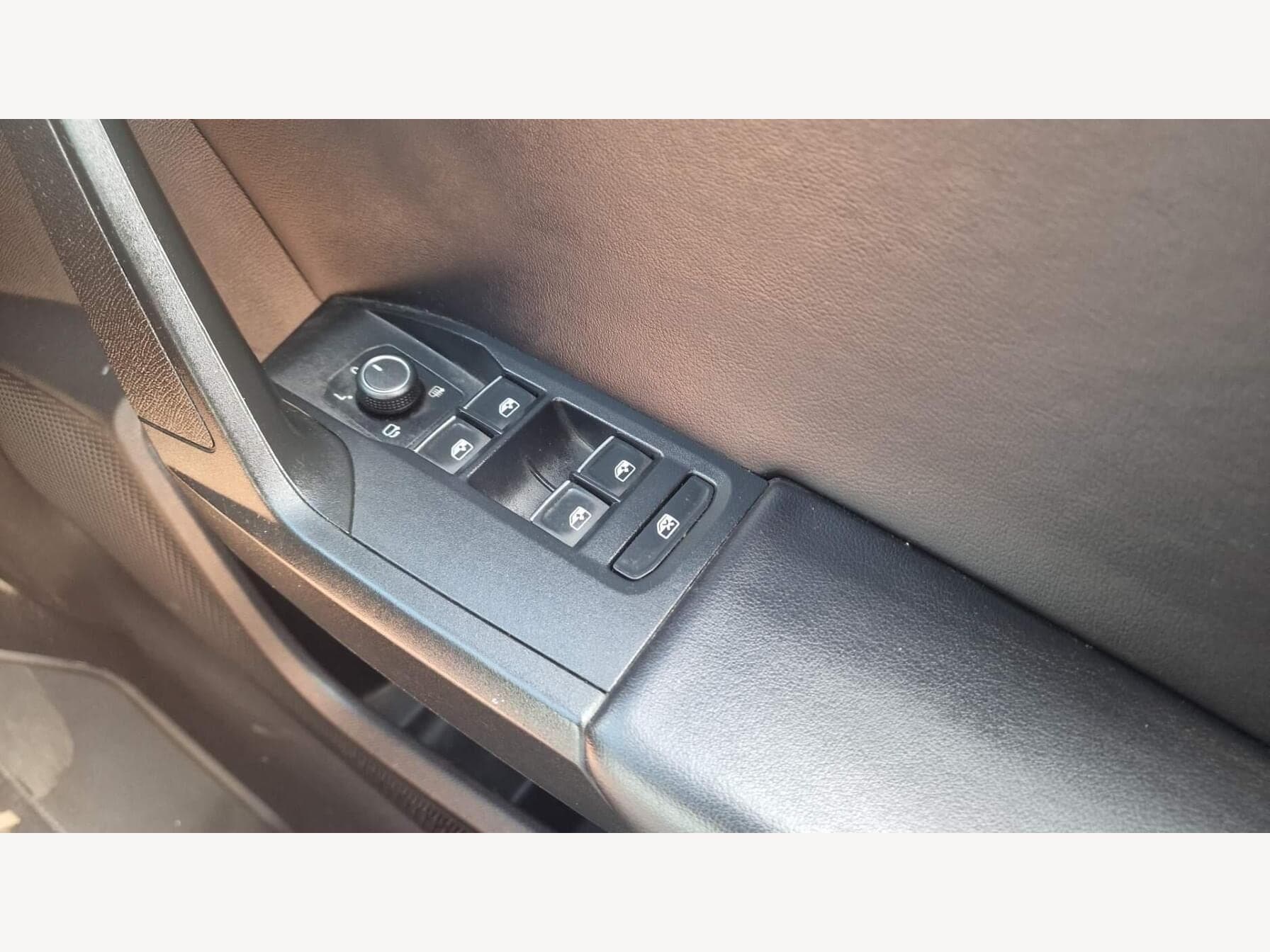 2020 SEAT Leon 1.5 TSI EVO FR 5dr — photo 24