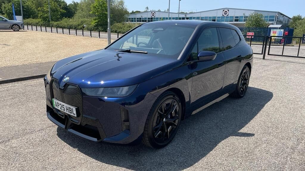 2025 BMW iX xDrive 45 M Sport