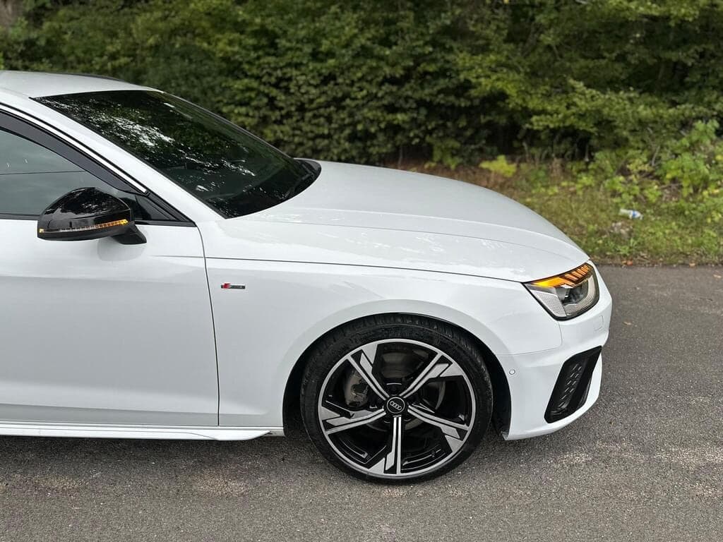 2023 Audi A4 Avant 2.0 TDI 35 Black Edition S Tronic Quattro