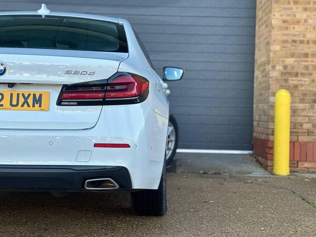 2022 BMW 5 Series 520d MHT SE Steptronic