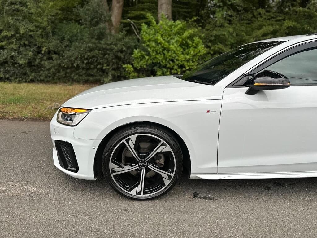 2023 Audi A4 Avant 2.0 TDI 35 Black Edition S Tronic Quattro