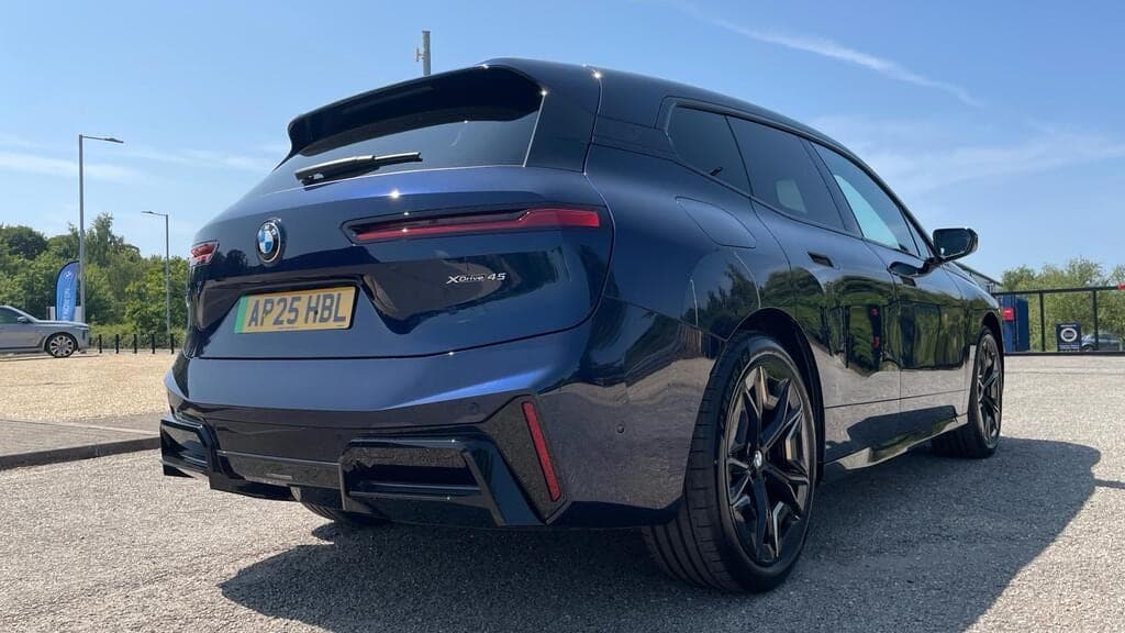 2025 BMW iX xDrive 45 M Sport