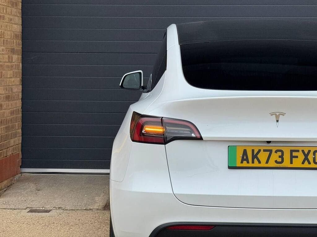2023 Tesla Model Y Auto RWD 5dr