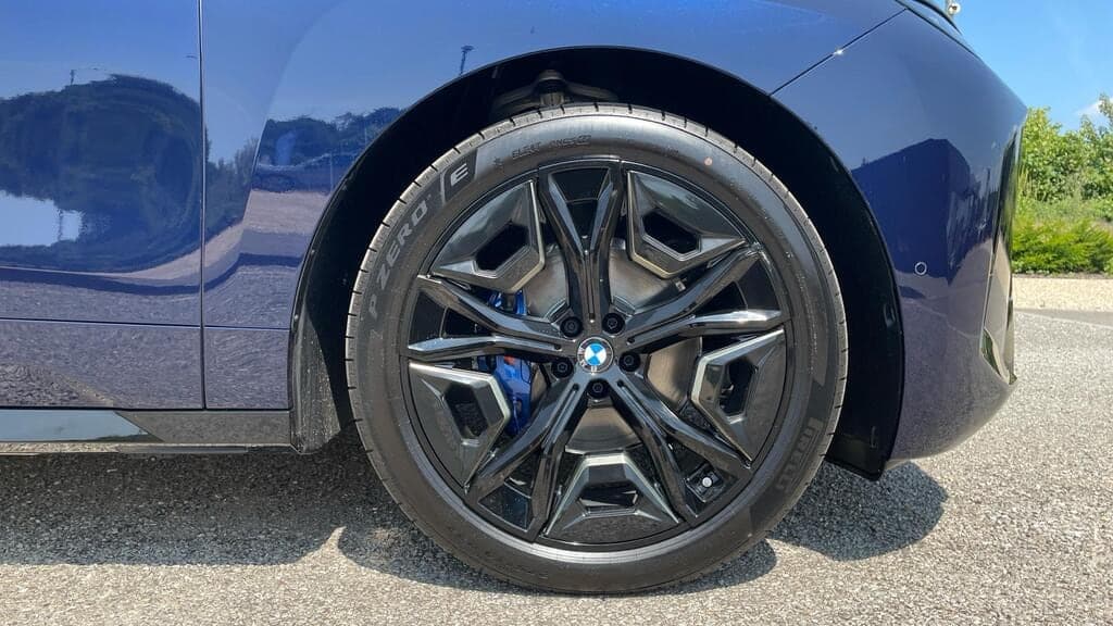 2025 BMW iX xDrive 45 M Sport
