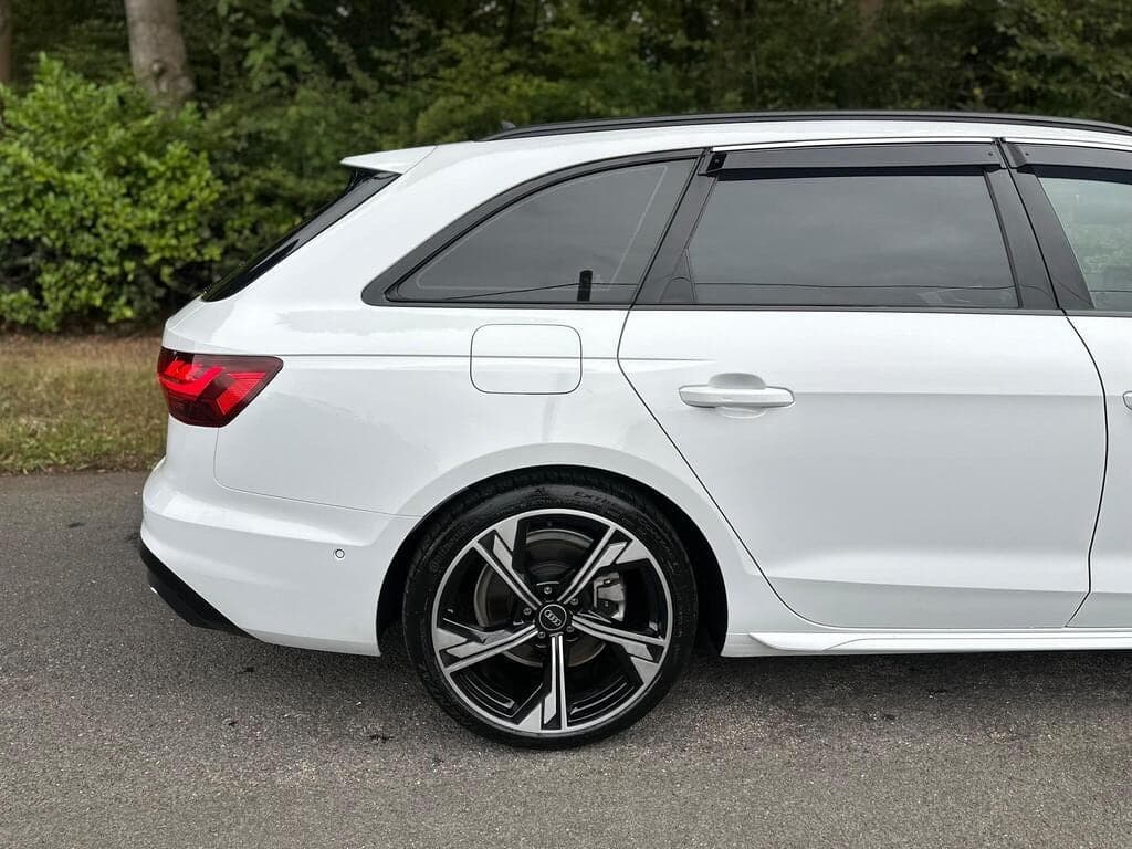 2023 Audi A4 Avant 2.0 TDI 35 Black Edition S Tronic Quattro