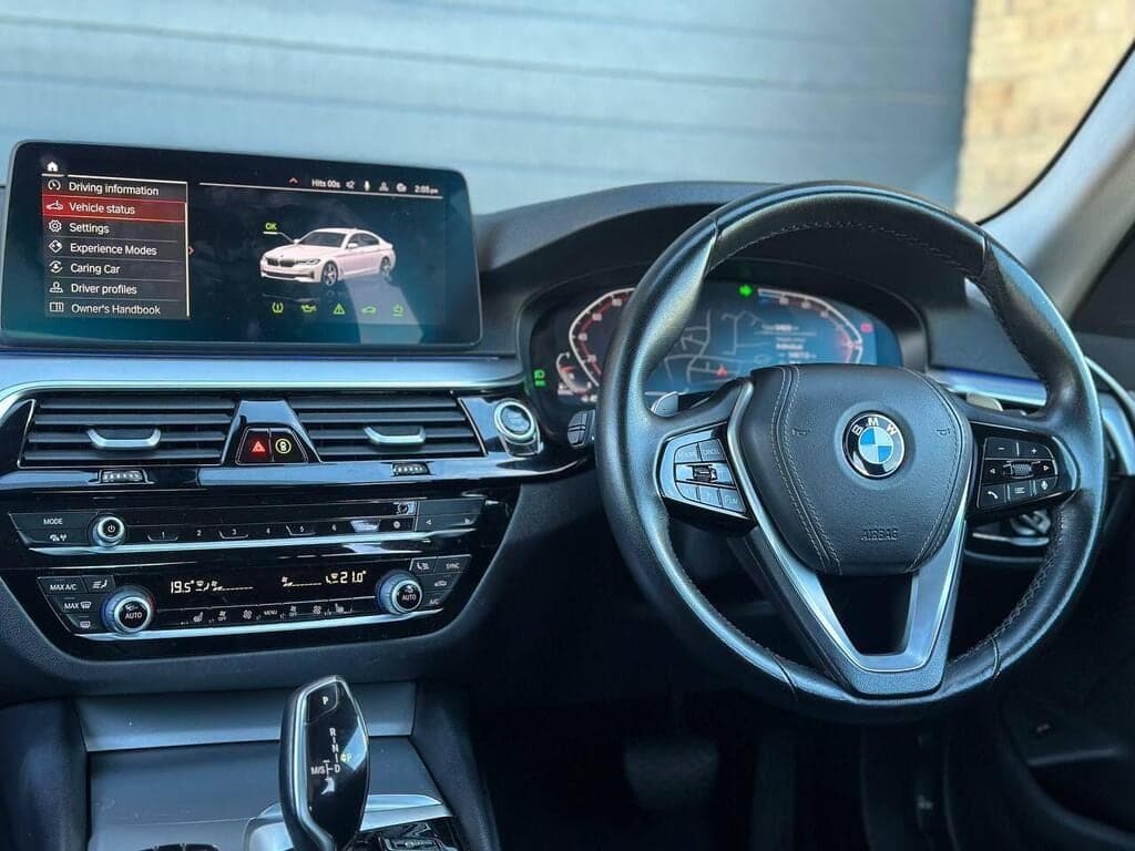 2022 BMW 5 Series 520d MHT SE Steptronic