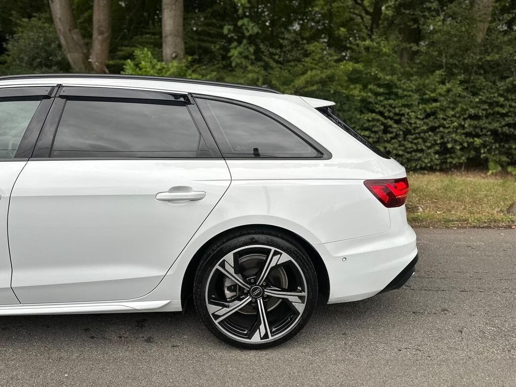 2023 Audi A4 Avant 2.0 TDI 35 Black Edition S Tronic Quattro
