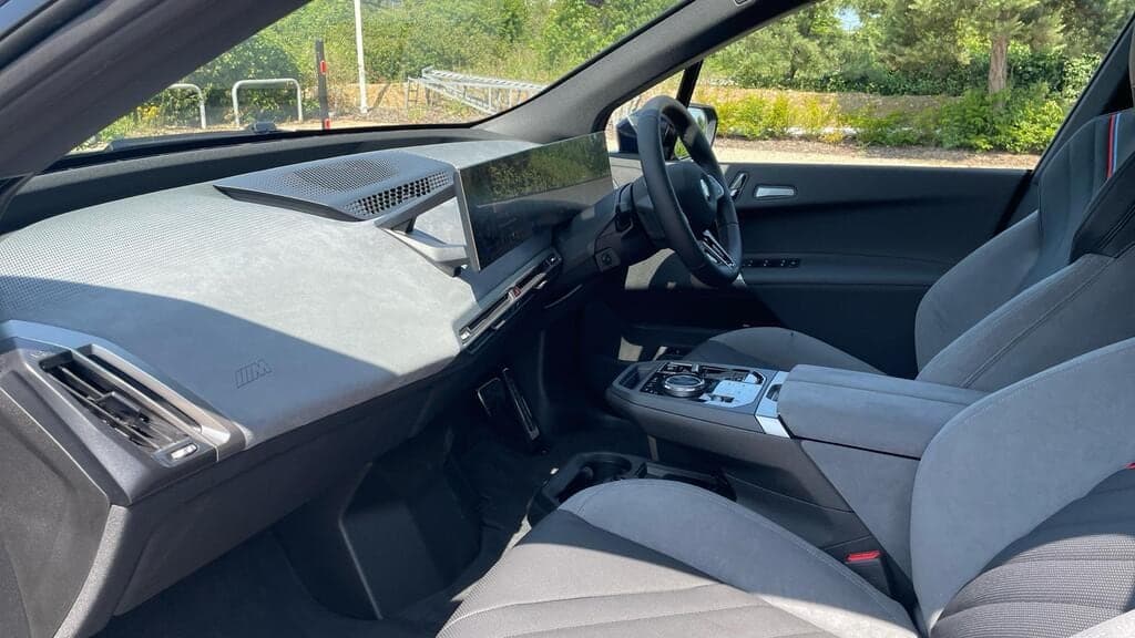 2025 BMW iX xDrive 45 M Sport