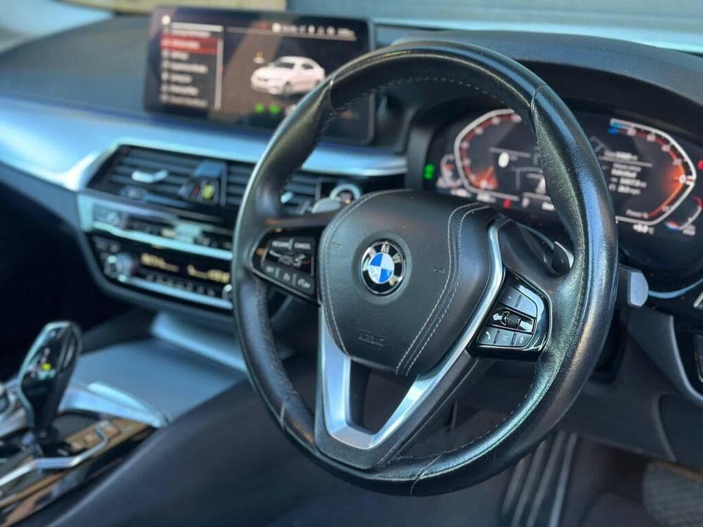 2022 BMW 5 Series 520d MHT SE Steptronic
