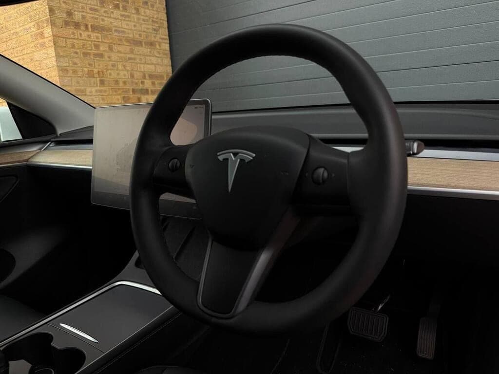 2023 Tesla Model Y Auto RWD 5dr