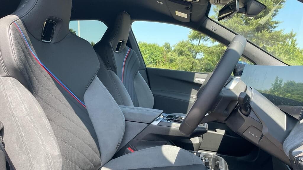 2025 BMW iX xDrive 45 M Sport