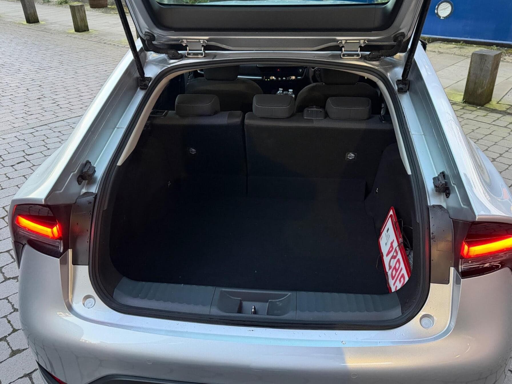 2024 Toyota Prius 1.8 Hybrid — photo 10