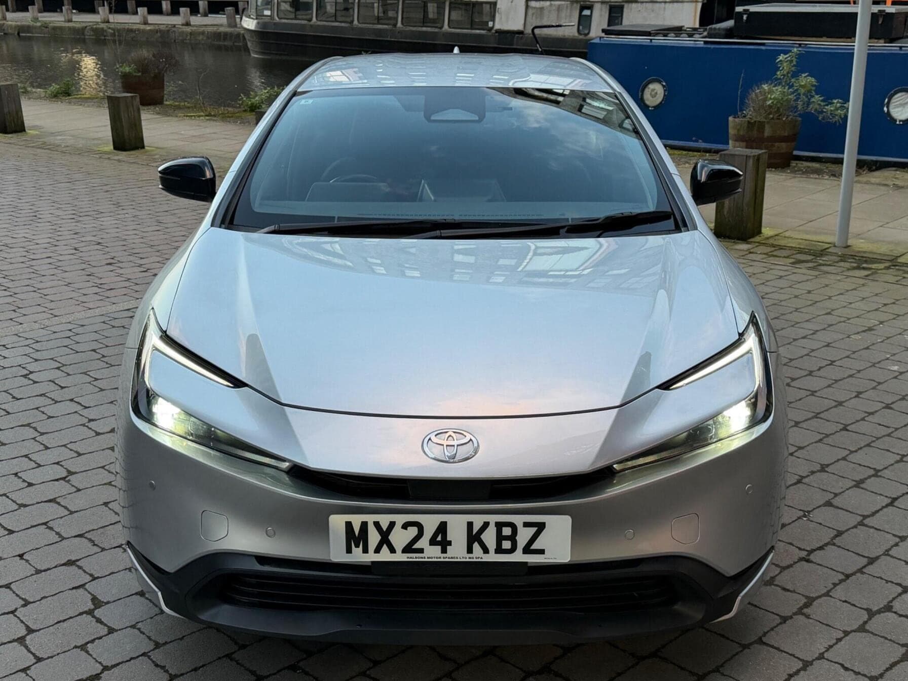 2024 Toyota Prius 1.8 Hybrid — photo 17