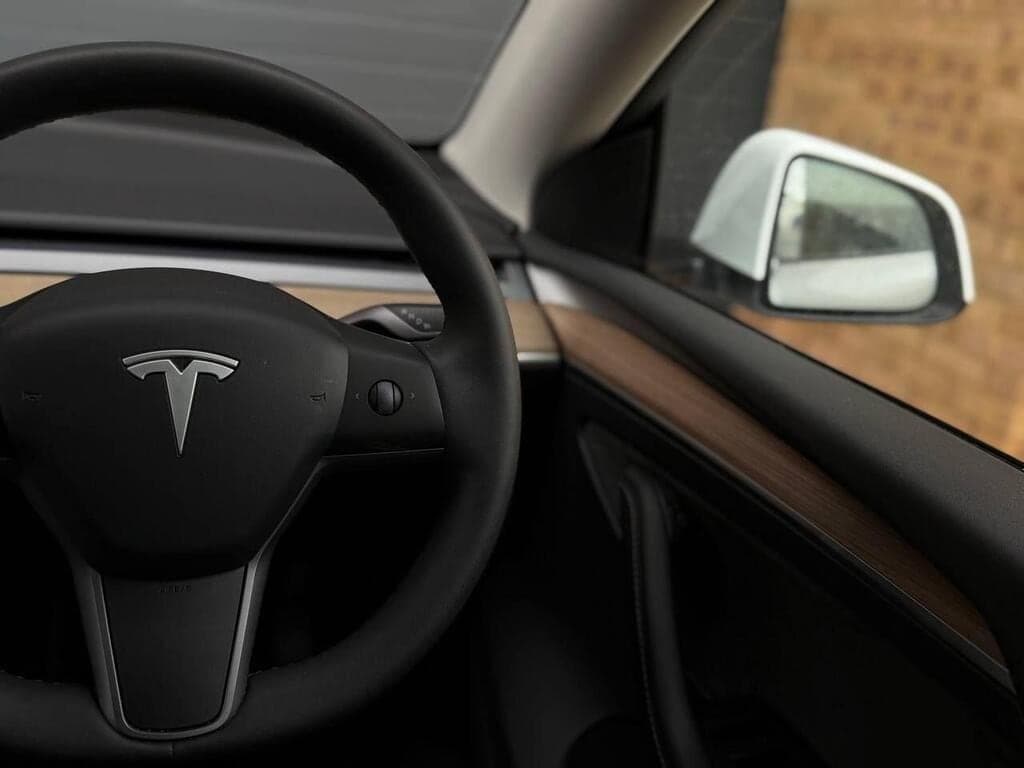 2023 Tesla Model Y Auto RWD 5dr
