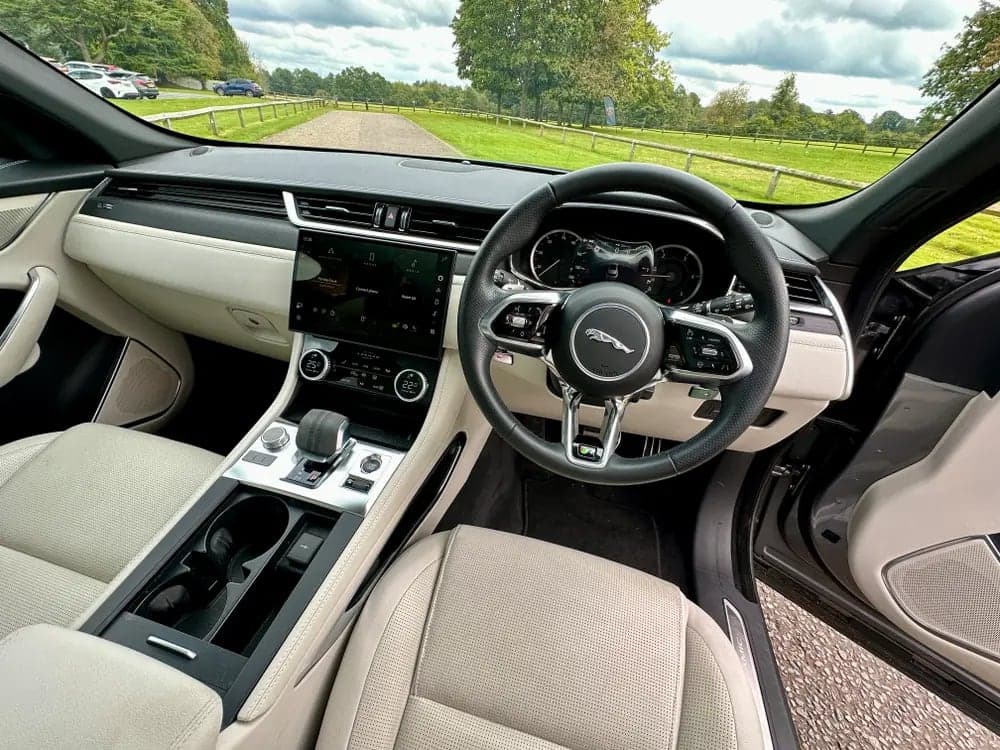 2022 Jaguar F-Pace R-Dynam BLK D MHEV AWD A
