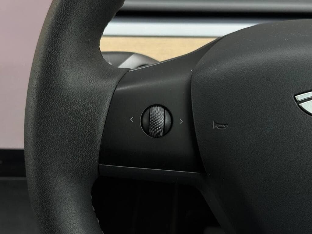 2023 Tesla Model Y Auto RWD 5dr