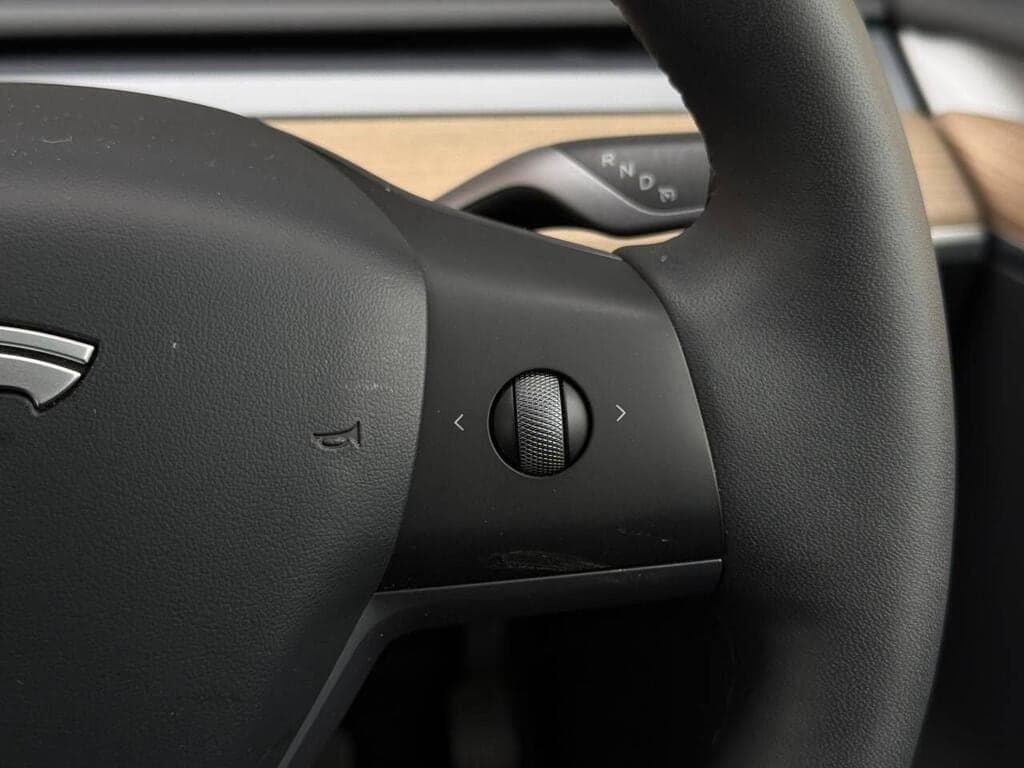 2023 Tesla Model Y Auto RWD 5dr