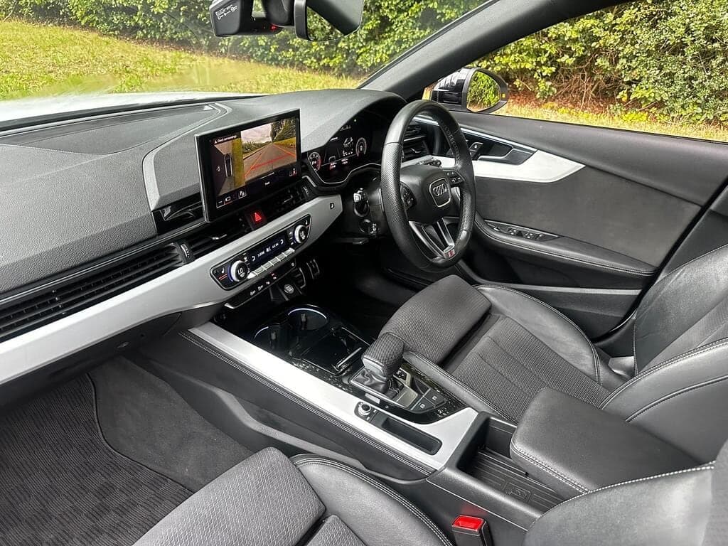 2023 Audi A4 Avant 2.0 TDI 35 Black Edition S Tronic Quattro