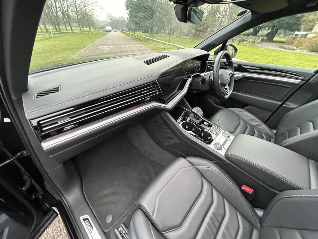 2022 Volkswagen Touareg V6 BLACK EDITION TSI A