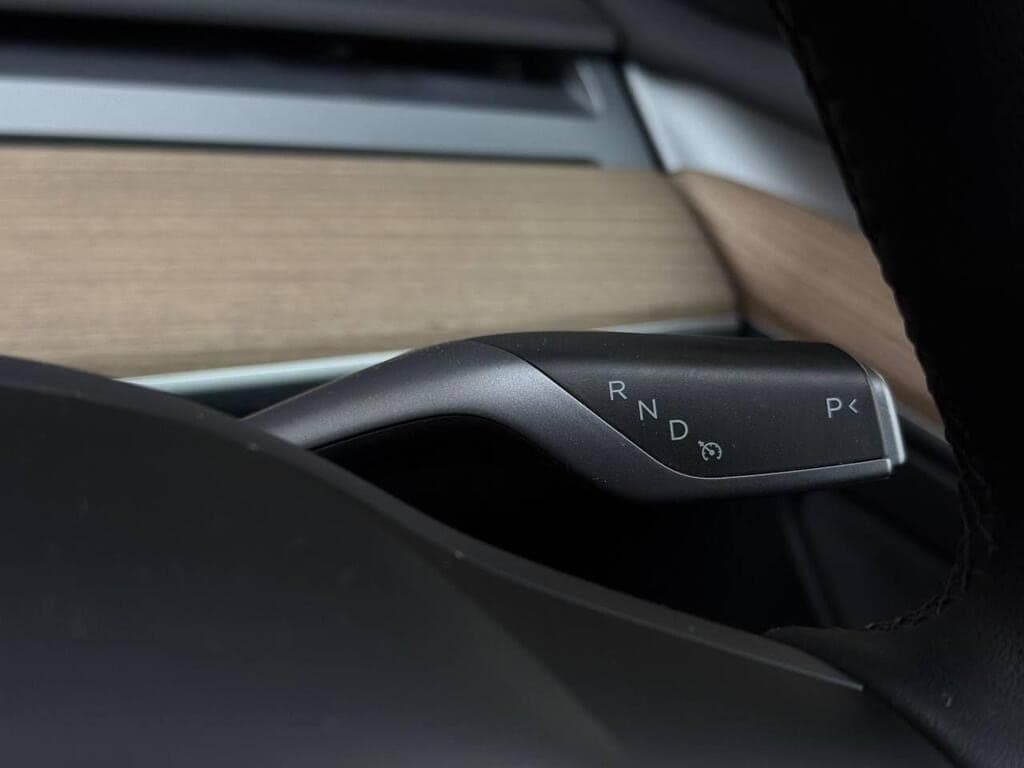 2023 Tesla Model Y Auto RWD 5dr