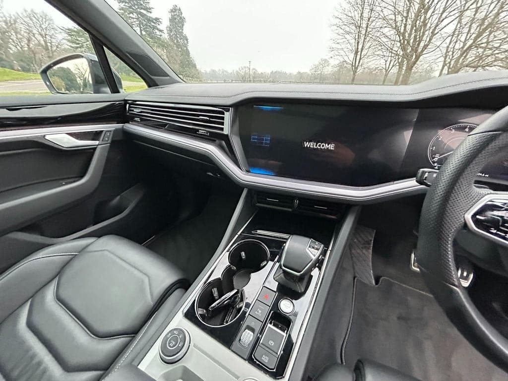 2022 Volkswagen Touareg V6 BLACK EDITION TSI A