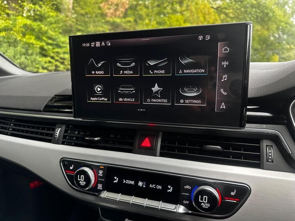 2023 Audi A4 Avant 2.0 TDI 35 Black Edition S Tronic Quattro
