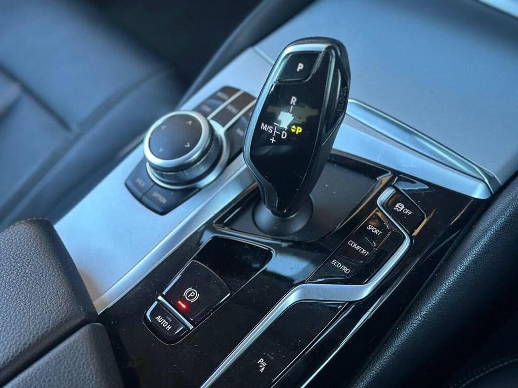 2022 BMW 5 Series 520d MHT SE Steptronic