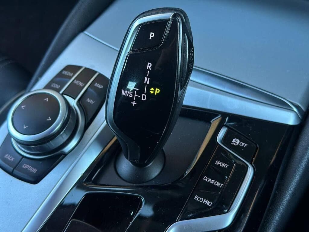2022 BMW 5 Series 520d MHT SE Steptronic