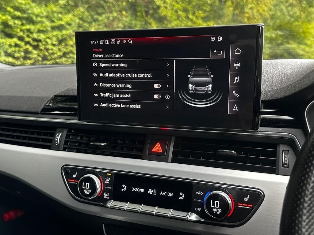 2023 Audi A4 Avant 2.0 TDI 35 Black Edition S Tronic Quattro