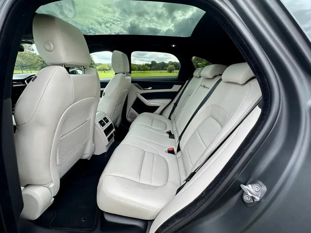 2022 Jaguar F-Pace R-Dynam BLK D MHEV AWD A