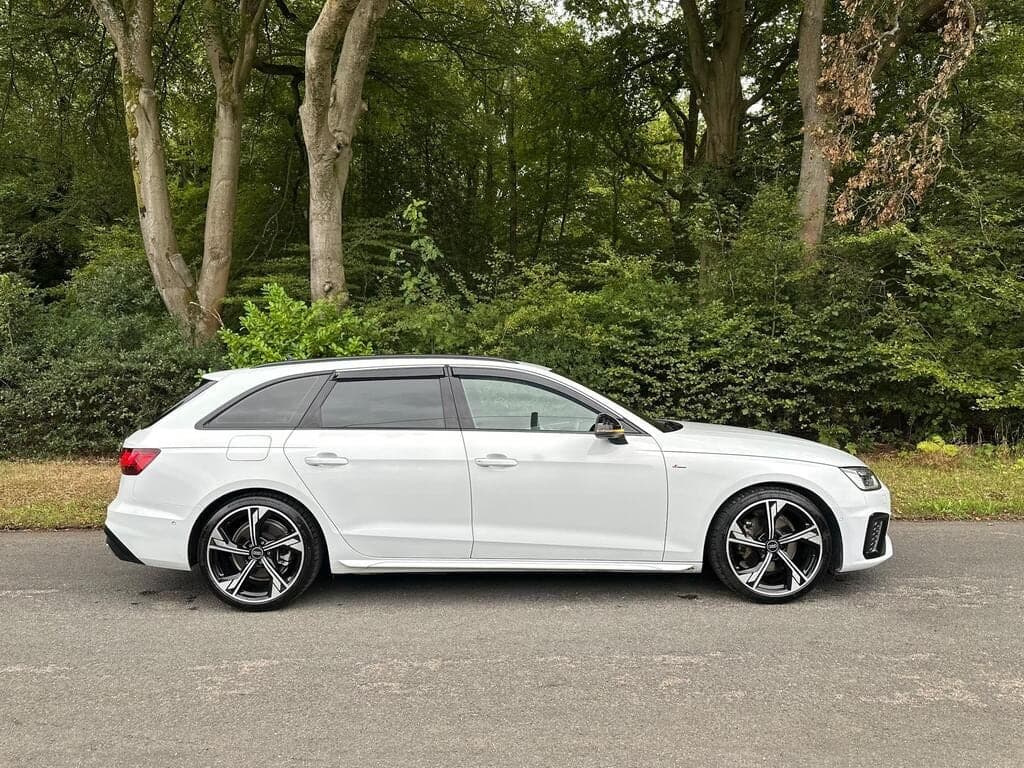2023 Audi A4 Avant 2.0 TDI 35 Black Edition S Tronic Quattro