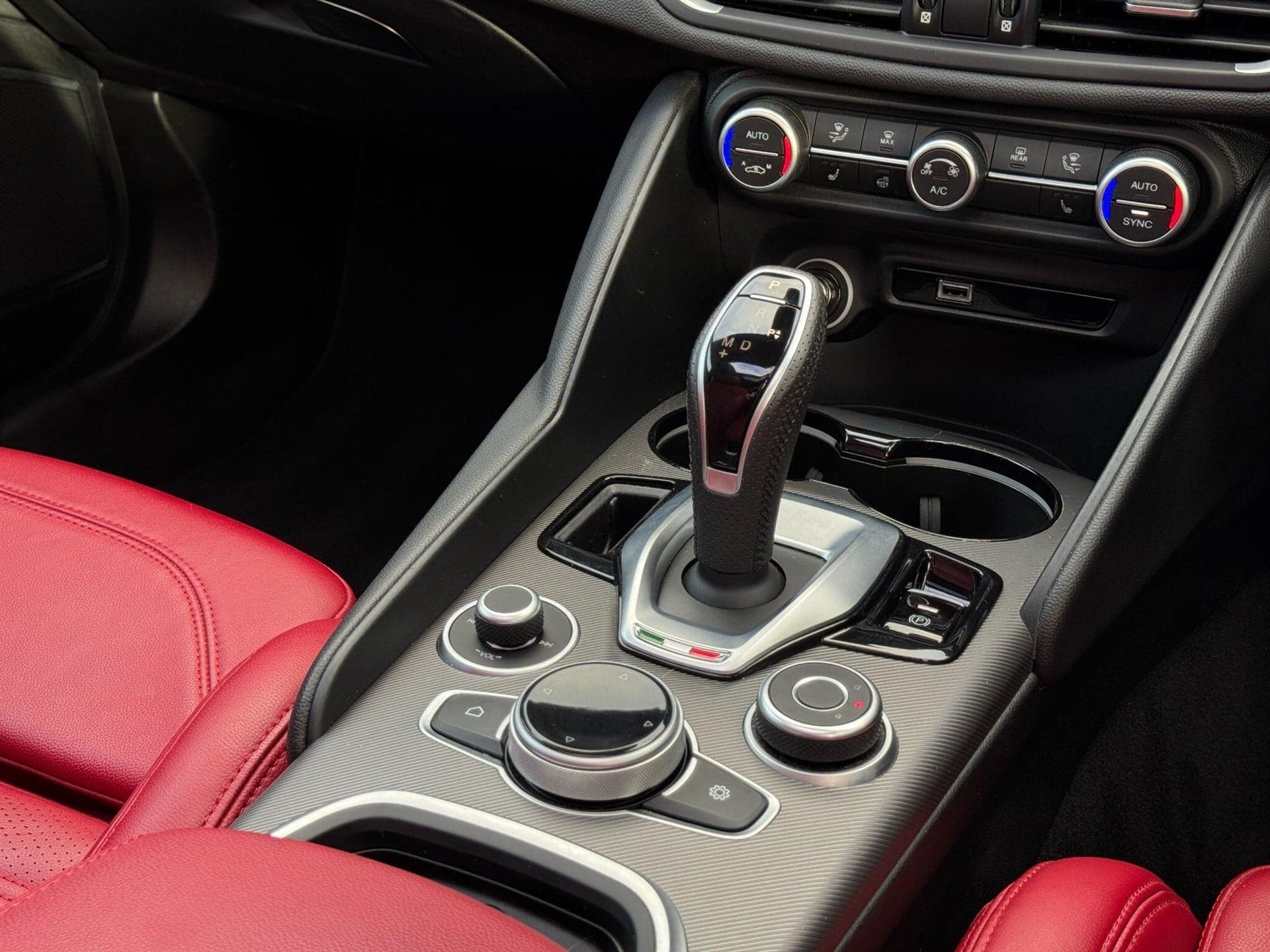 2022 Alfa Romeo Giulia 2.0T Veloce Auto
