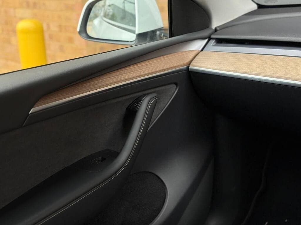 2023 Tesla Model Y Auto RWD 5dr