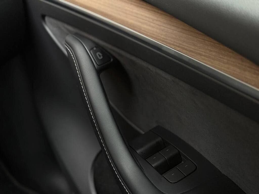 2023 Tesla Model Y Auto RWD 5dr