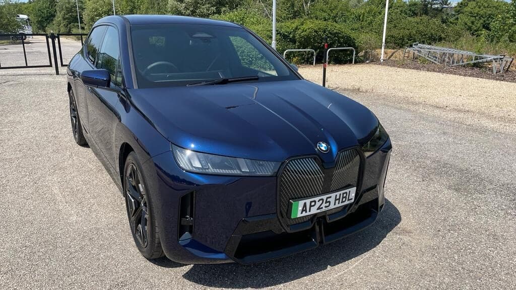 2025 BMW iX xDrive 45 M Sport