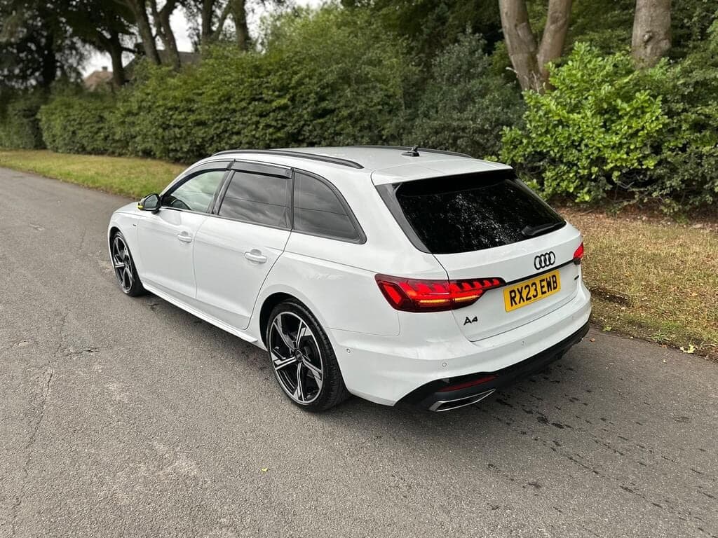 2023 Audi A4 Avant 2.0 TDI 35 Black Edition S Tronic Quattro