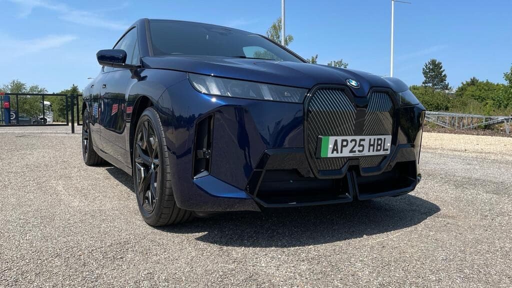 2025 BMW iX xDrive 45 M Sport