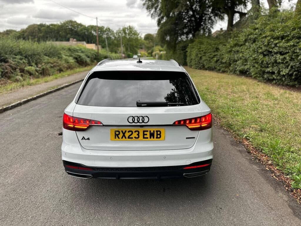 2023 Audi A4 Avant 2.0 TDI 35 Black Edition S Tronic Quattro