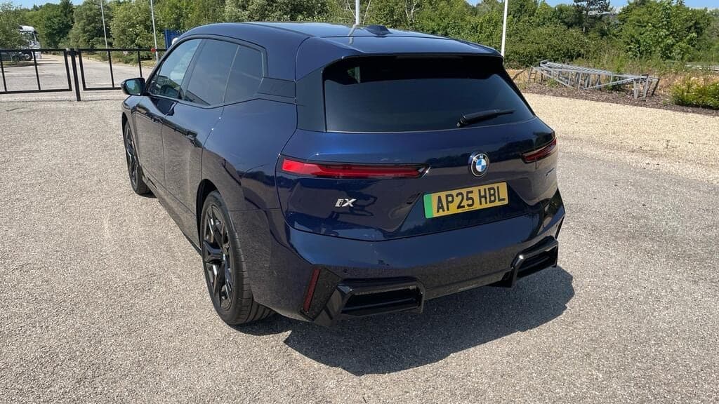 2025 BMW iX xDrive 45 M Sport