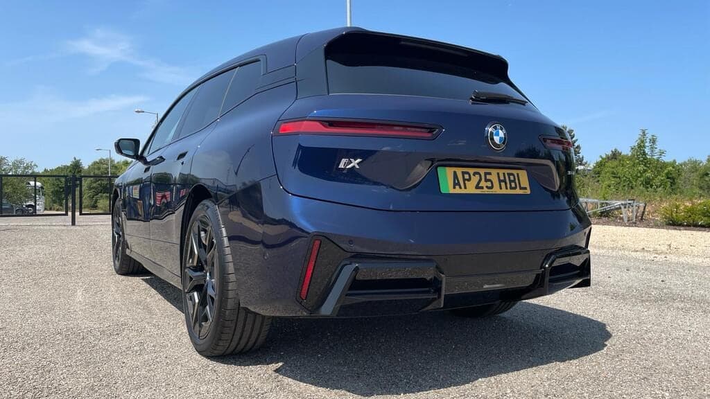 2025 BMW iX xDrive 45 M Sport