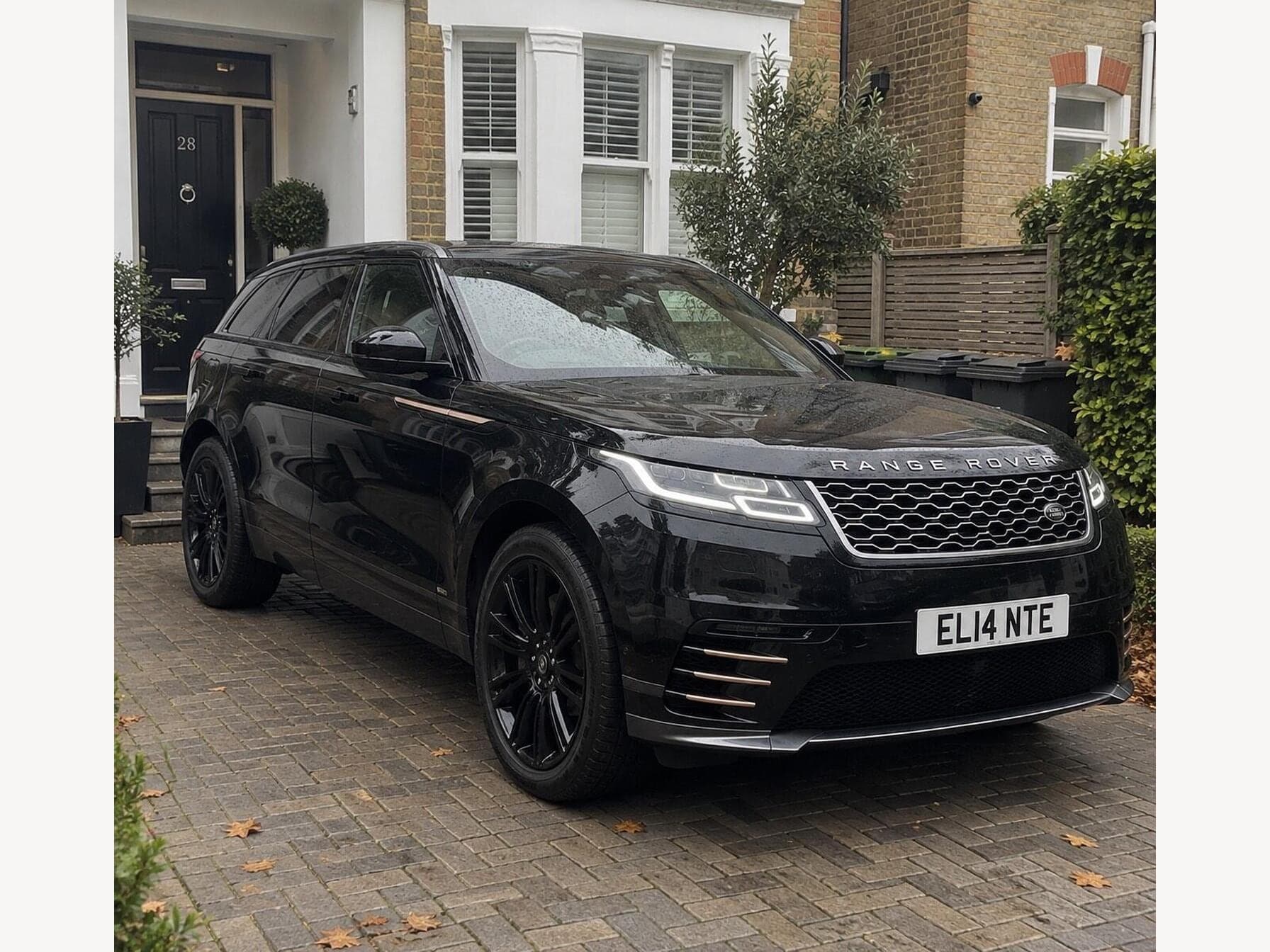 2017 Land Rover Range Rover Velar 2.0 D240 R-Dynamic SE — photo 1