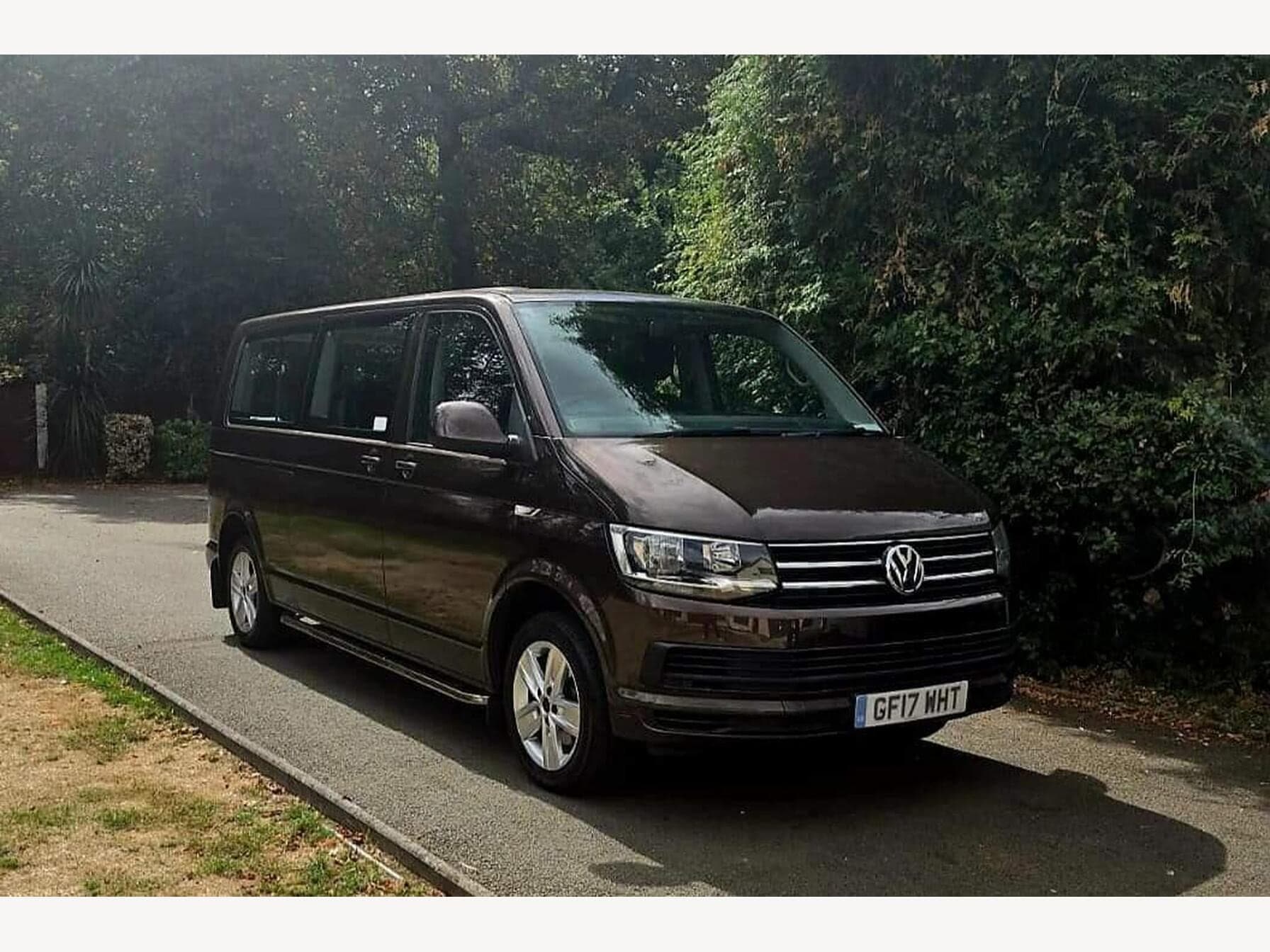 2017 Volkswagen Transporter Shuttle 2.0 TDI SE DSG LWB — photo 1