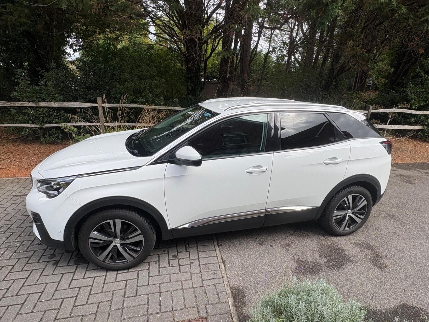 2018 Peugeot 3008 1.5 BlueHDi Allure 5dr — photo 1