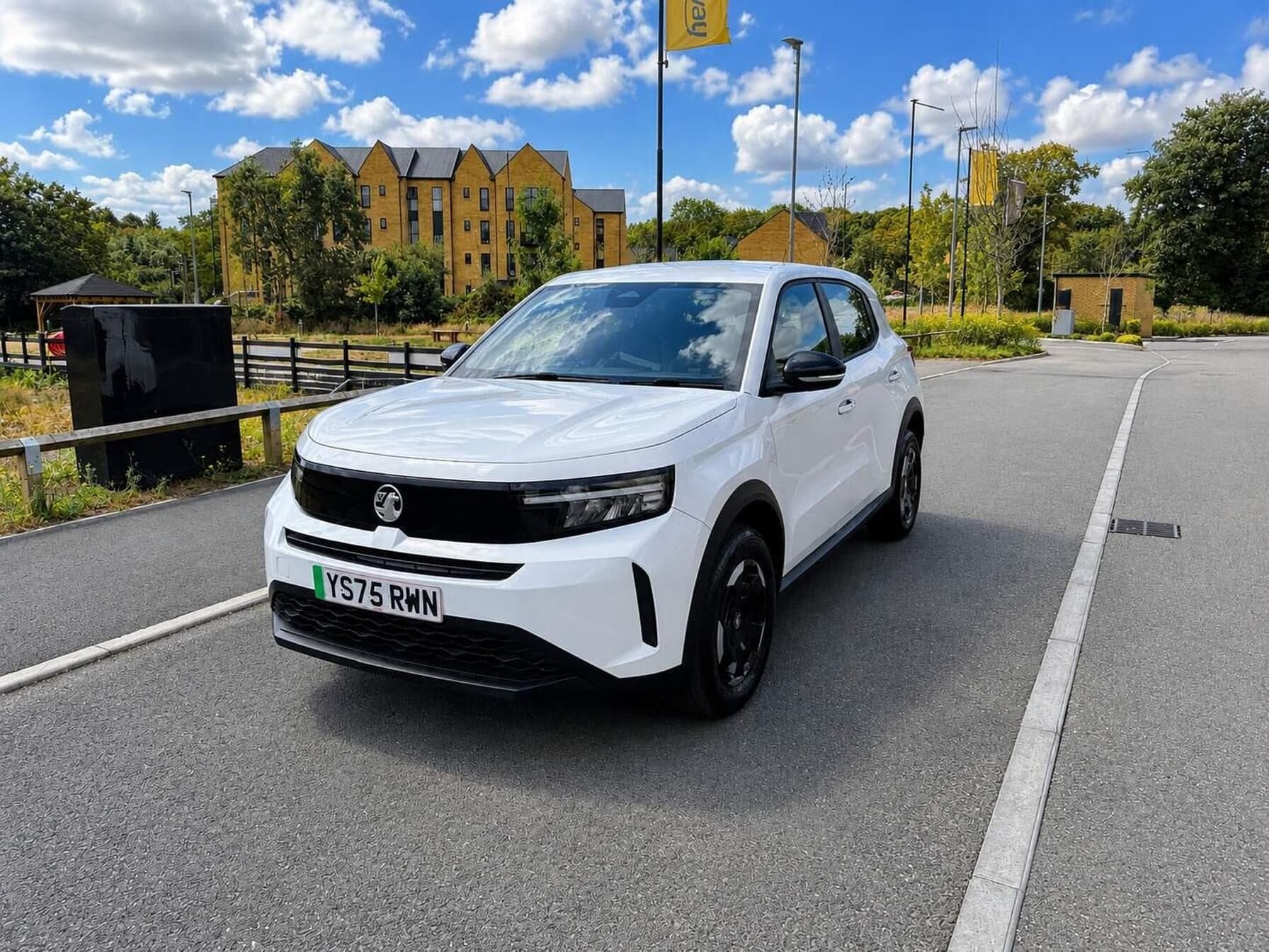 2025 Vauxhall Frontera 44kWh Design Auto 5dr — photo 1