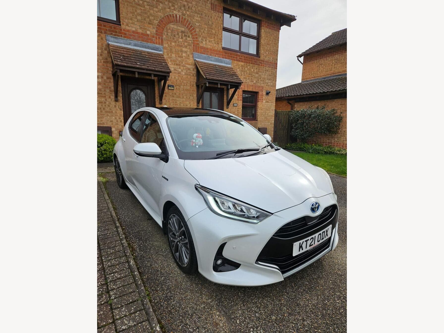 2021 Toyota Yaris 1.5 VVT-h Excel Hybrid Auto 5dr — photo 1